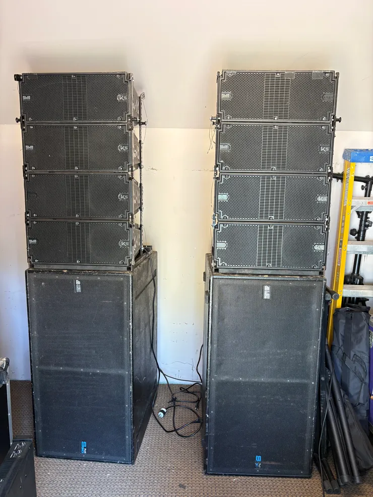 Professional line array speaker stacks